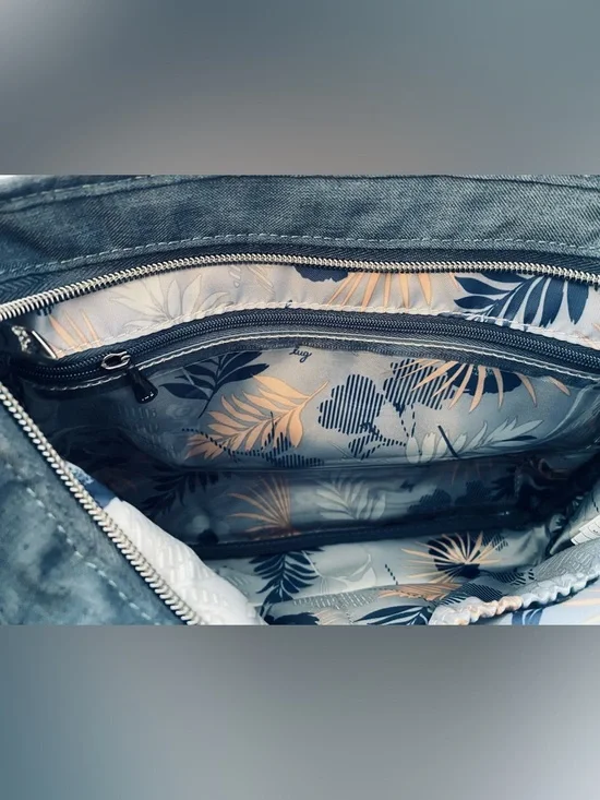 Lug Shimmy Navy Quilted Crossbody Bag - Picture 8 of 16